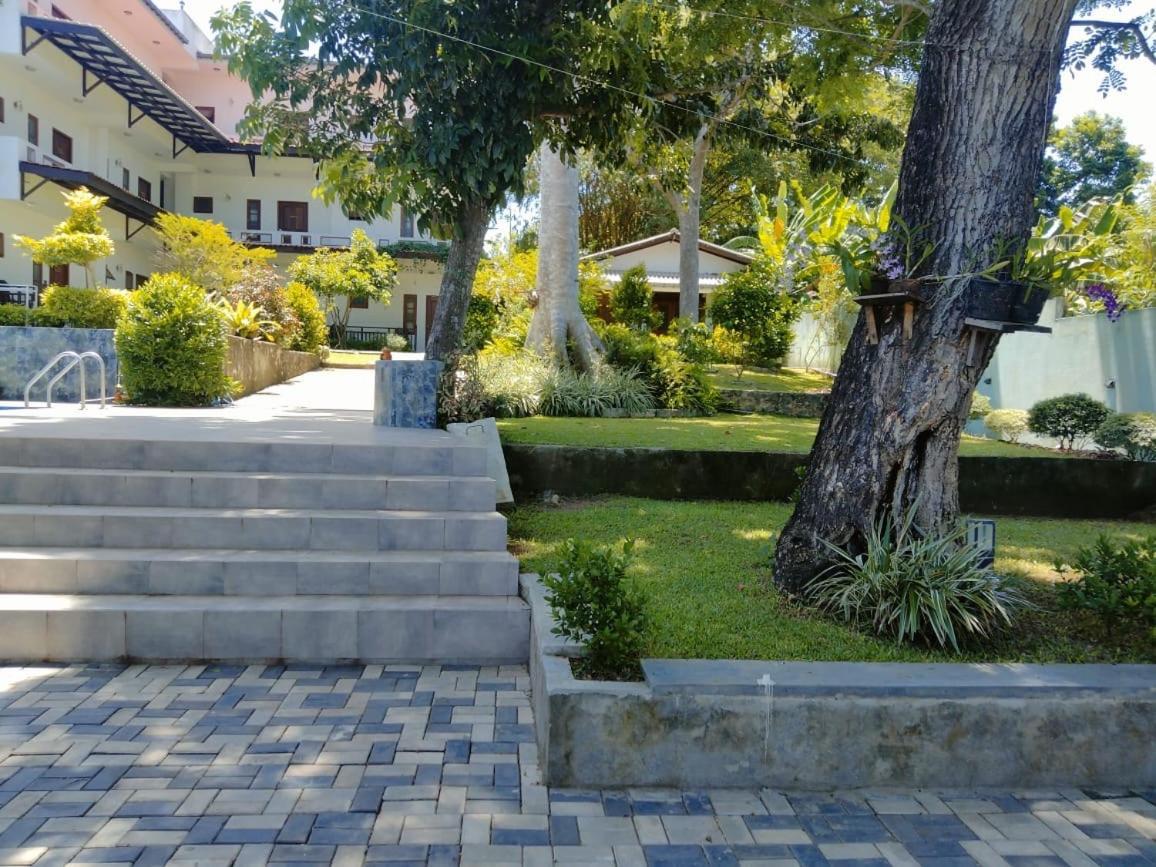 Ilamparuma Hotel Weligama Exteriér fotografie